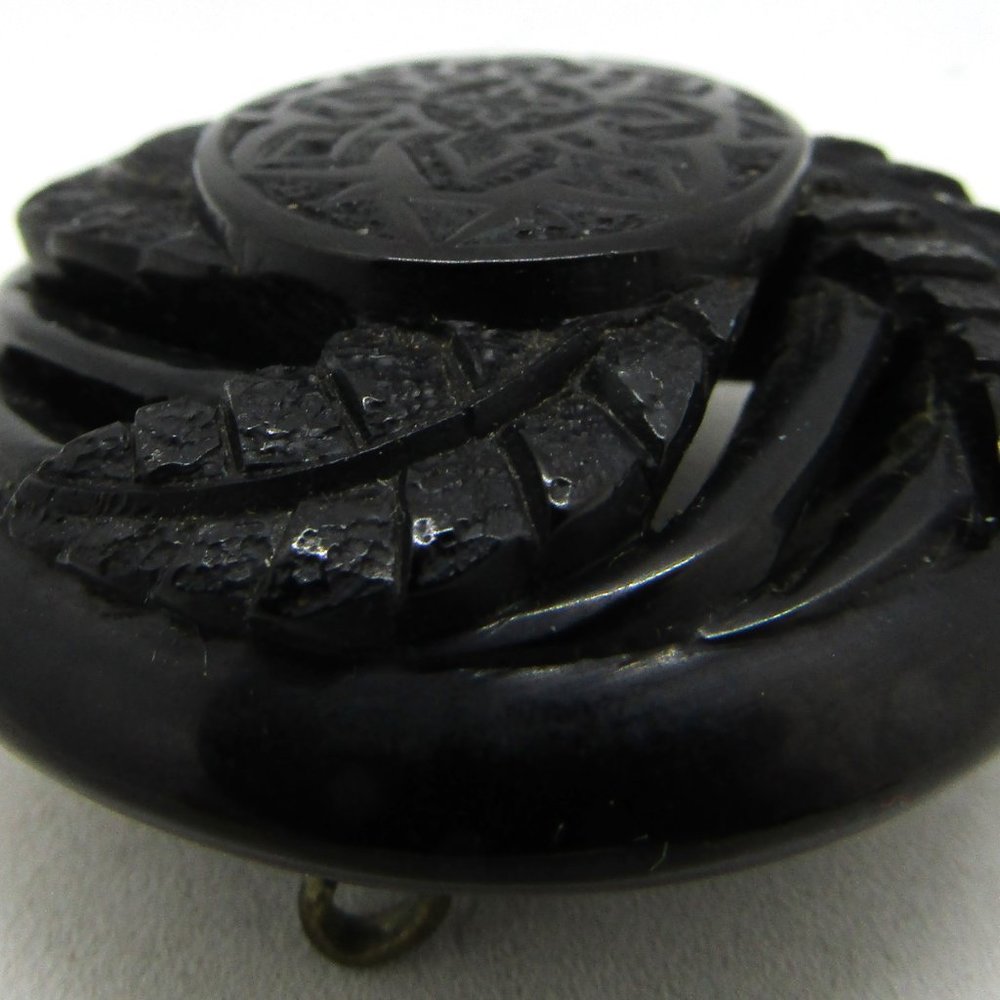Antique Victorian Carved Jet Mourning Brooch Fern Frond Design - Picture 6 of 8